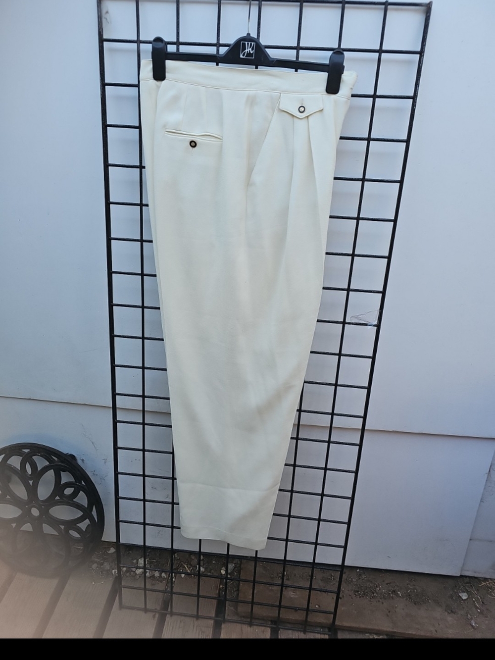 Liz Claiborne Cream High-Waist Pleated Dress Pants